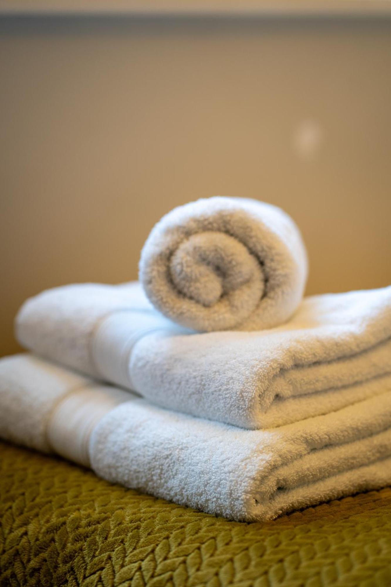 Spence Lodge: Beautiful 2-Bedroom Stone Cottage 알른머스 외부 사진