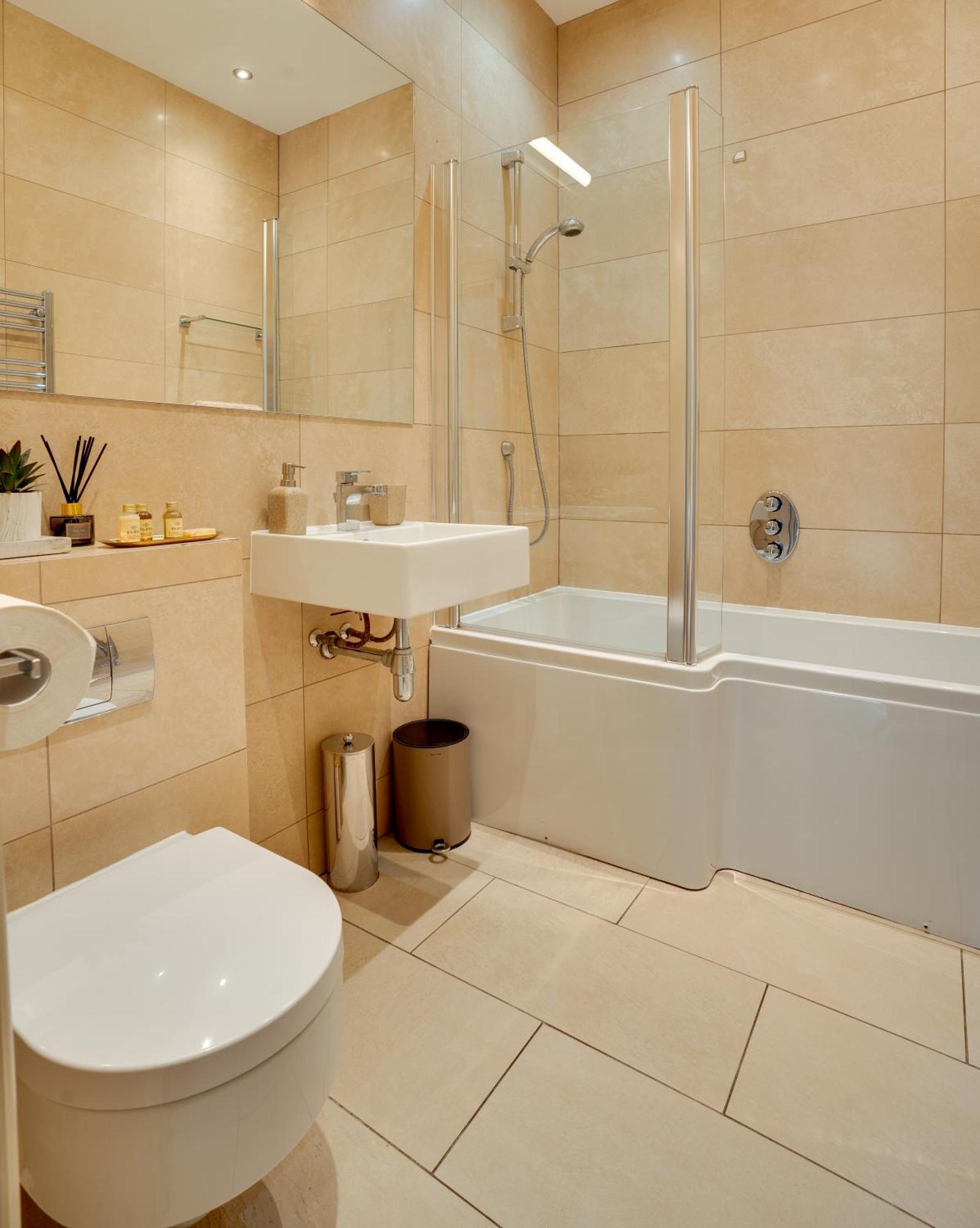 Spence Lodge: Beautiful 2-Bedroom Stone Cottage 알른머스 외부 사진